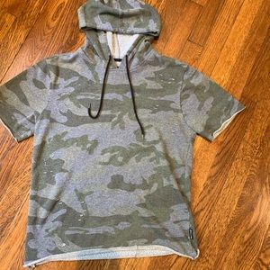 Camo Men’s Short Sleeve Hoodie Size M